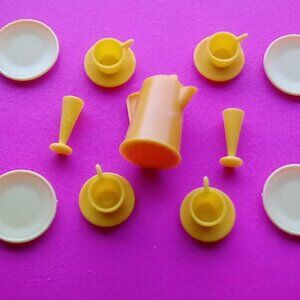Barbie doll size yellow cups plates kitchen accessories